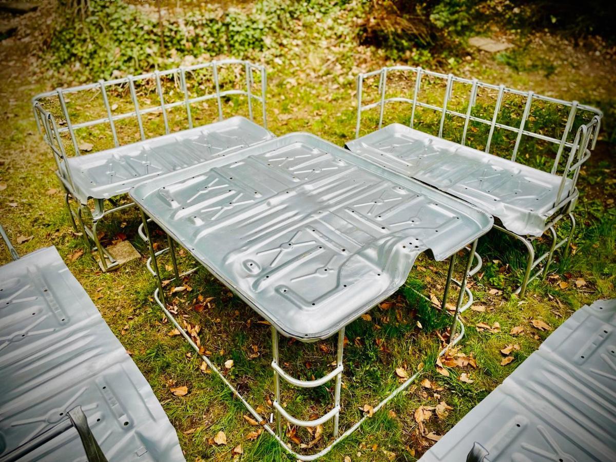 Haraburdi Recyclart Hotel Kostelec nad Orlicí Екстериор снимка